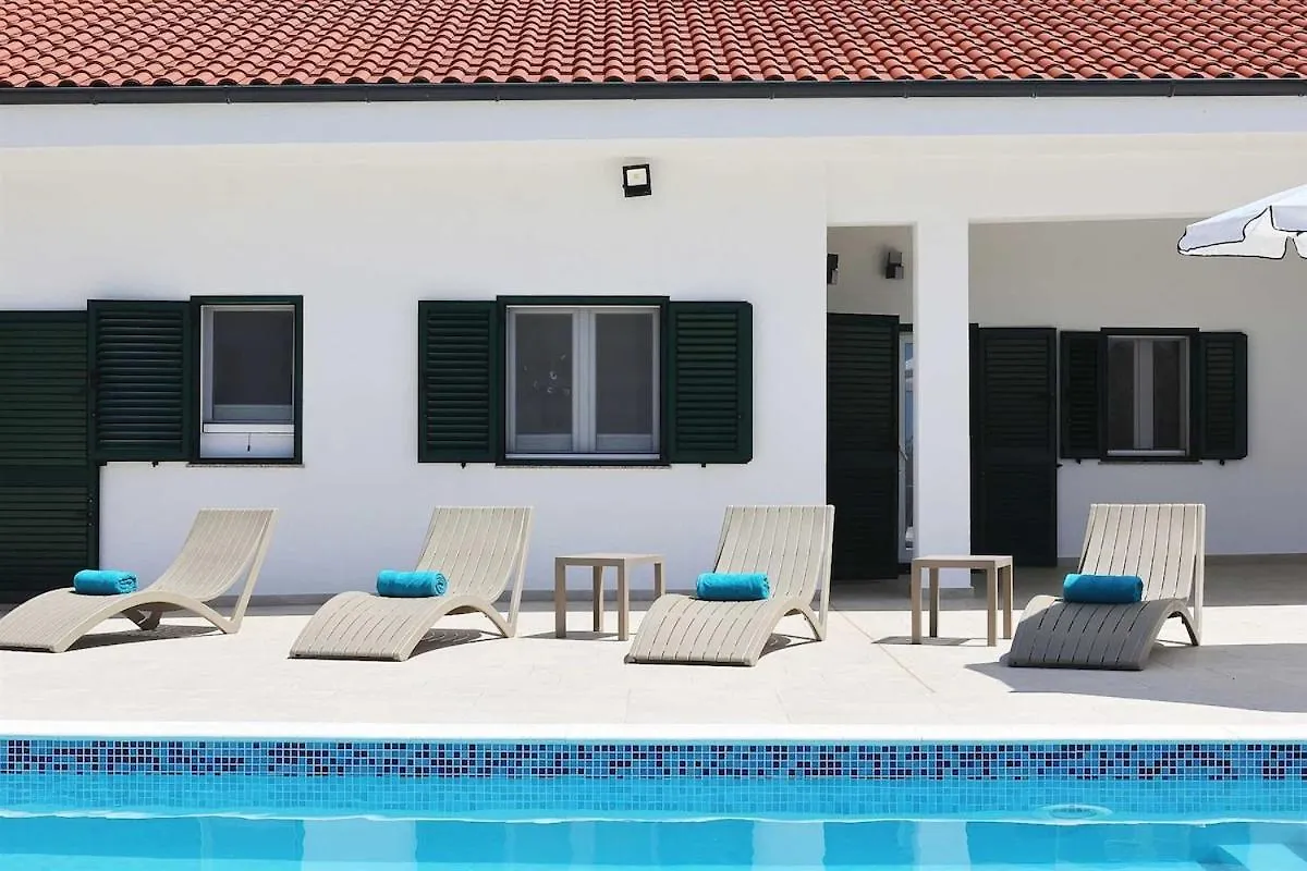 Holiday House Luca With Private Pool Vrsi